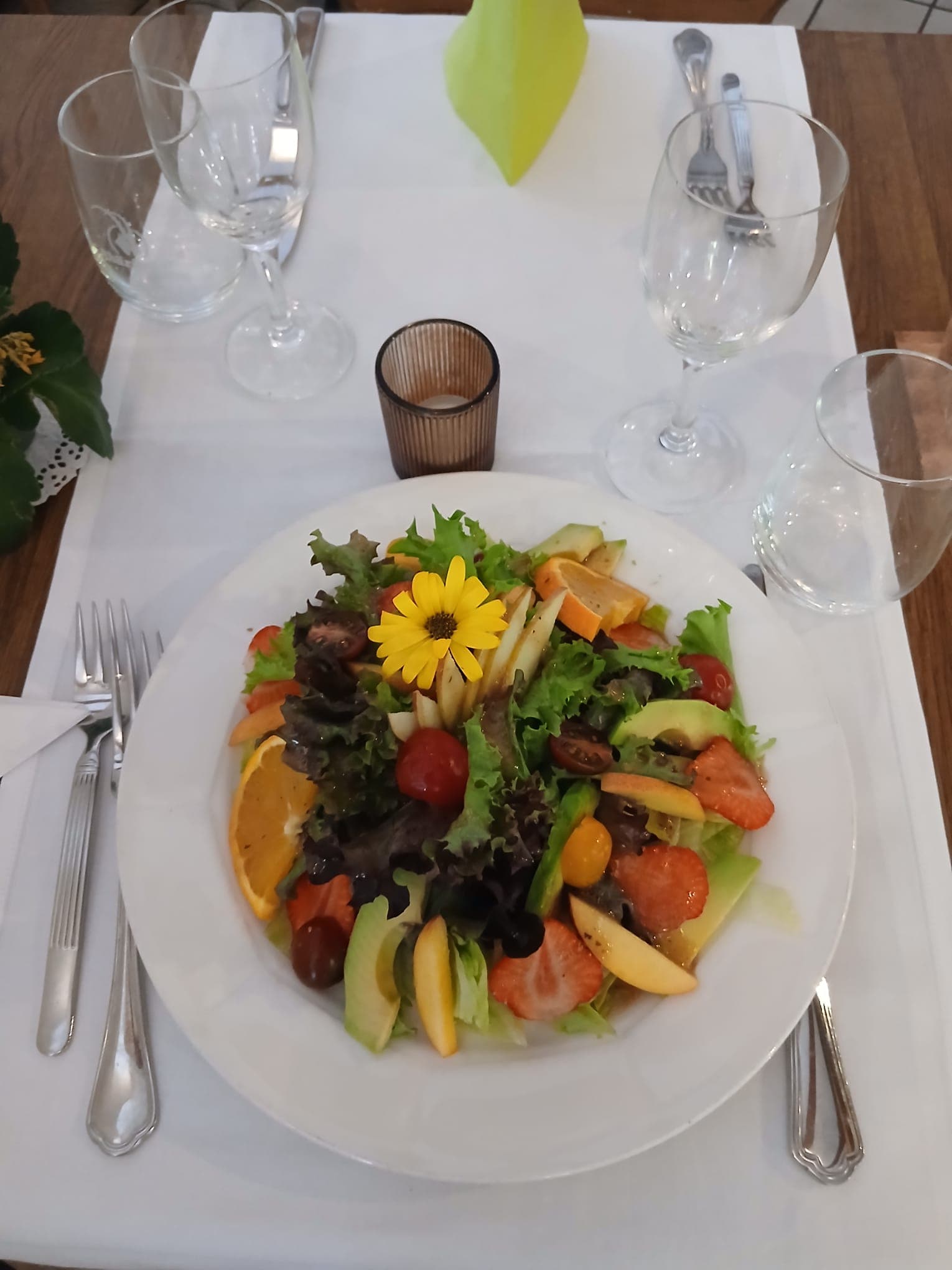 Restaurant dish