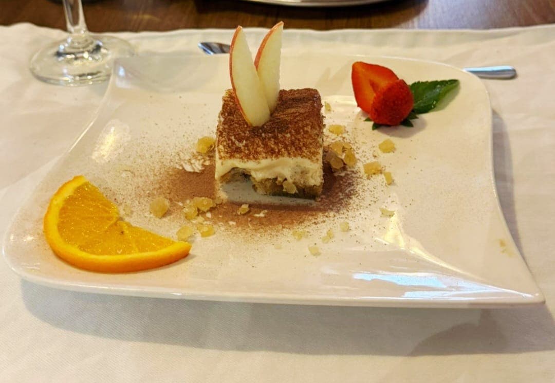 Restaurant dish