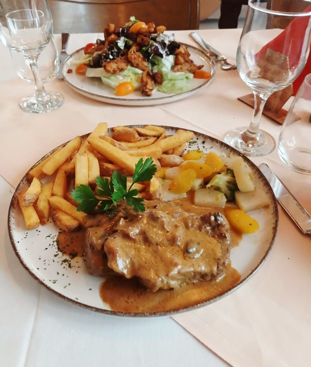 Restaurant dish