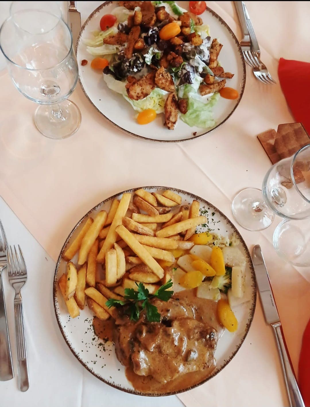 Restaurant dish