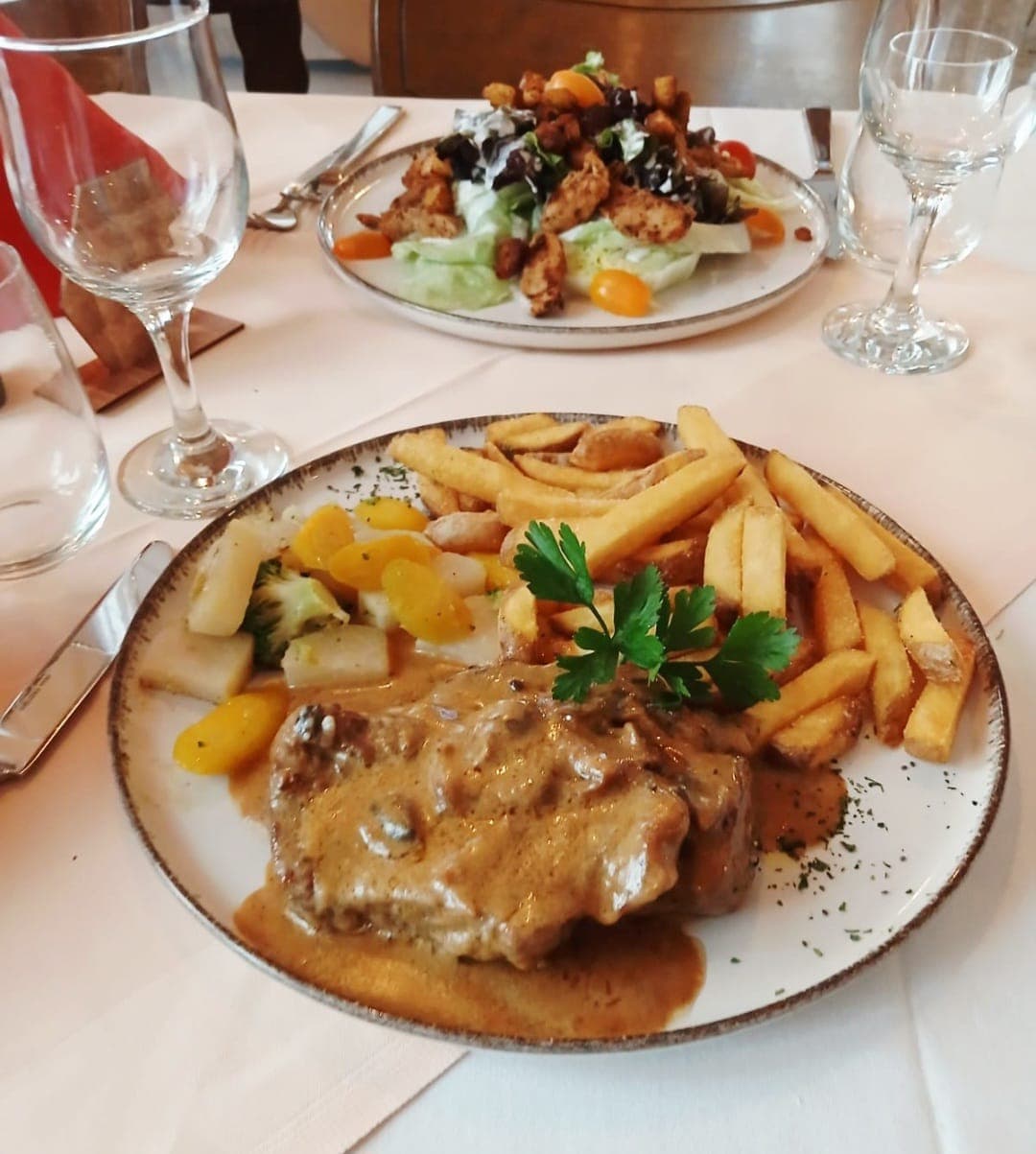 Restaurant dish
