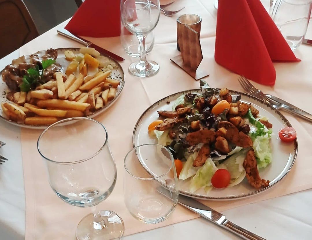 Restaurant dish